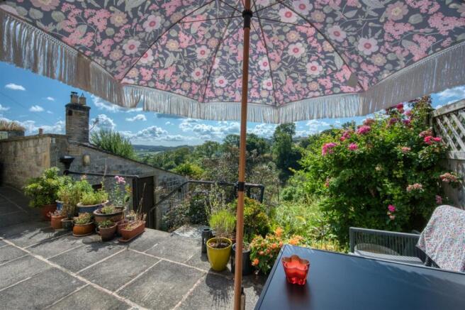 Dining Patio to garden.jpg