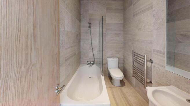 Flat-1-Redlands-Brighton-Road-Bathroom.jpg