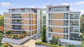 2, Claremont Place, Brook Parade, Chigwell IG7 6PY