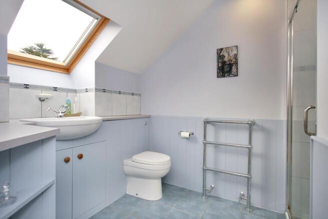 ENSUITE SHOWER ROOM