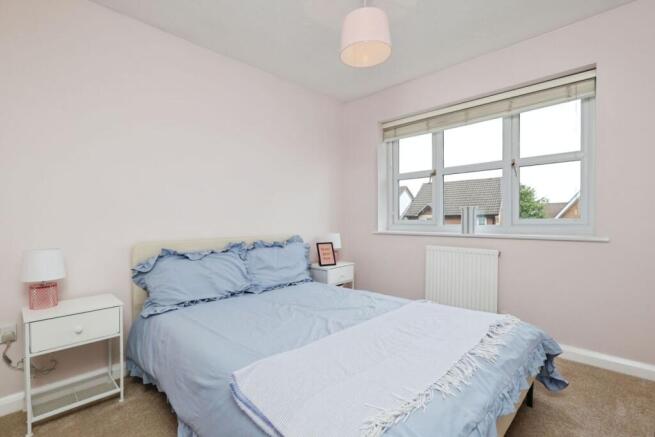 5 bed Detached for sale Image 11