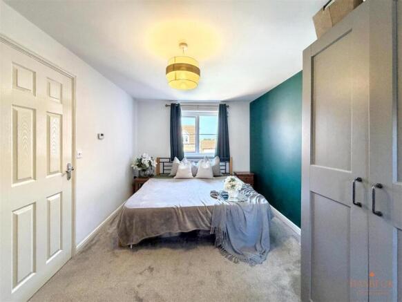 3 bed Semi-Detached for sale Image 9