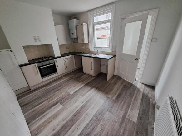 KITCHEN / DINER