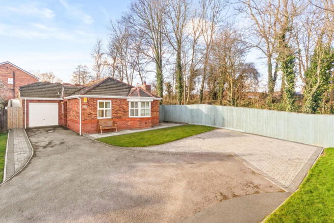 3 bed Detached Bungalow for sale Image 4