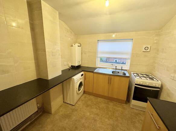 2 bed Flat to rent Image 5