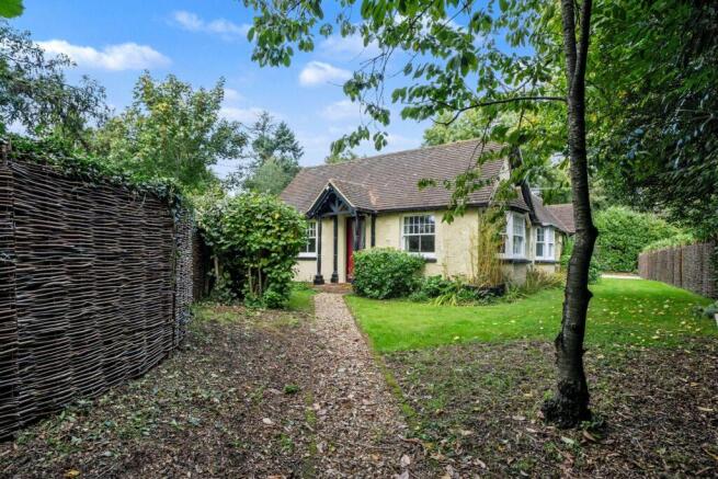 Laurel Cottage, Badgemore, Henley-On-Thames RG9 4NR