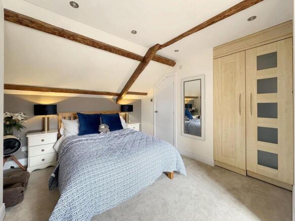 3 bed Terraced for sale Image 9