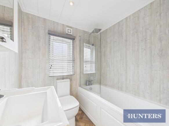 2 bed Park Home for sale Image 11