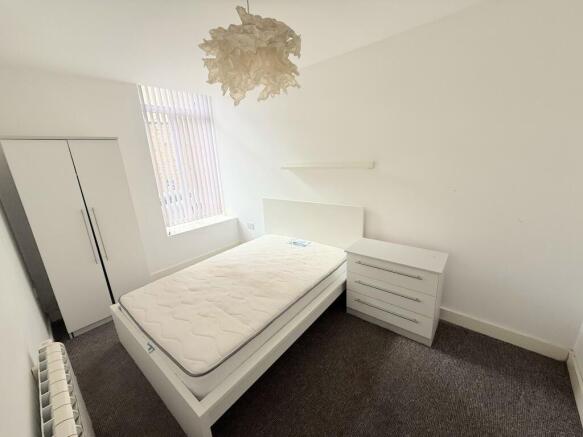 1 bed Flat to rent Image 4
