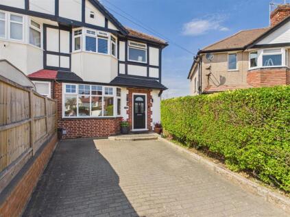 Evelyn Crescent, Sunbury-On-Thames
