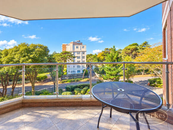 03_Balcony_View_Styled