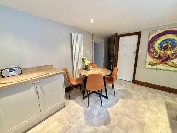 Kitchen/ dining room