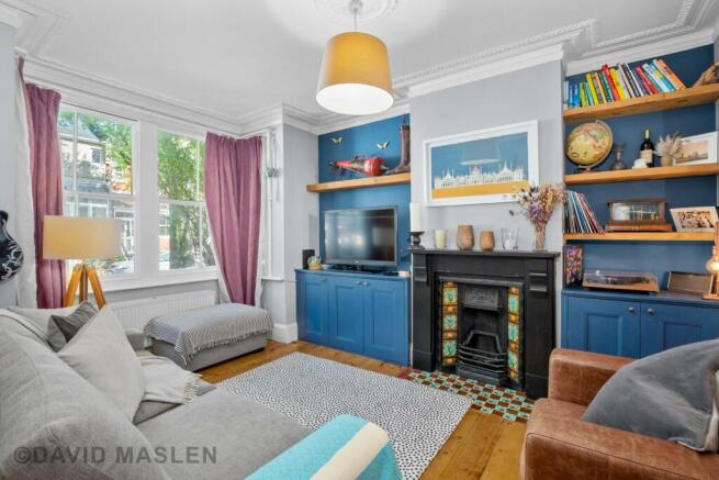 Living Room (2).jpg