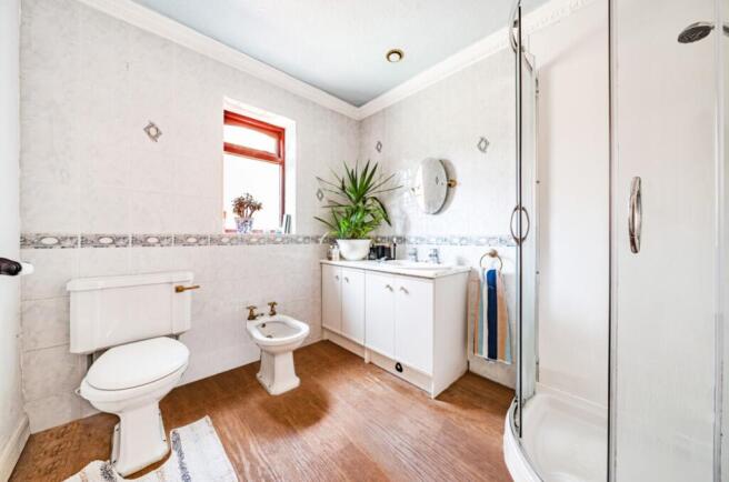 Ensuite-Shower-Room-