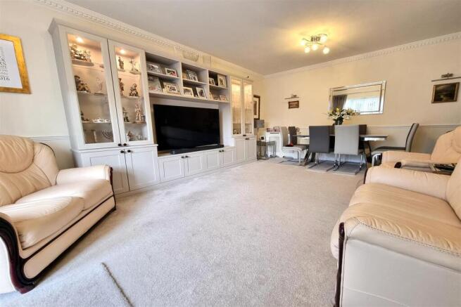 RECEPTION ROOM: PIC. 1