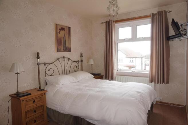BEDROOM 1: