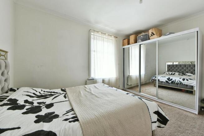 3 bed Terraced for sale Image 8