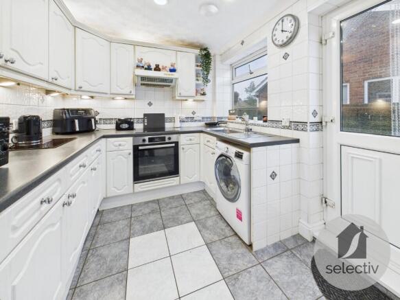 2 bed Semi-Detached Bungalow for sale Image 5