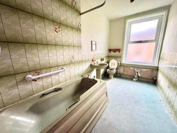 4 bed Terraced for sale Image 11