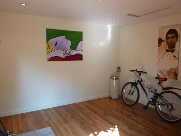 Photo 18