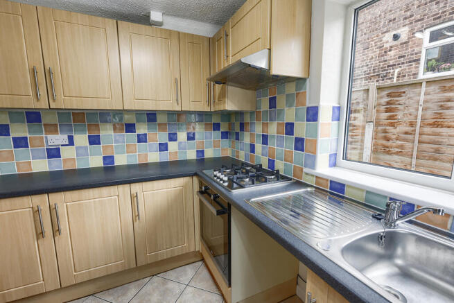 3 bed Semi-Detached to rent Image 10