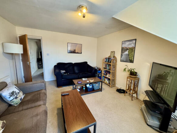 2 bed Flat for sale Image 5