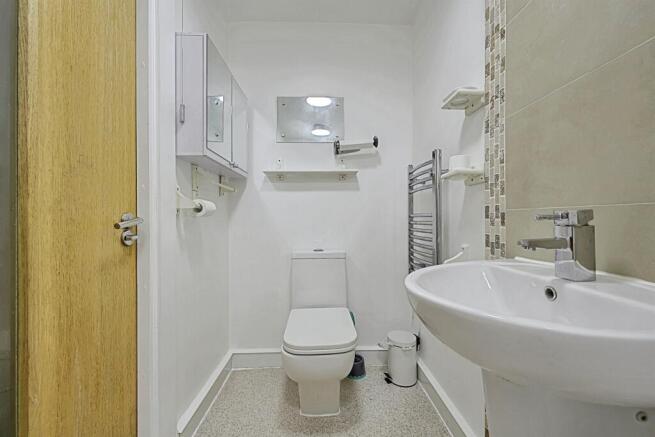 2 bed Ground Flat for sale Image 8