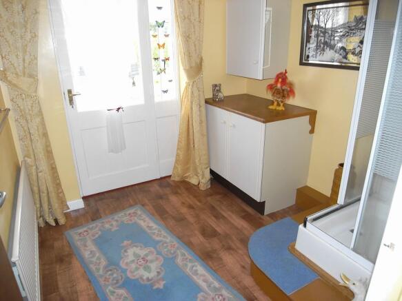 Bed 3/Shower Room