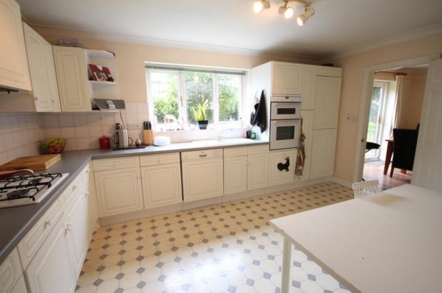Kitchen/Breakfast Rm