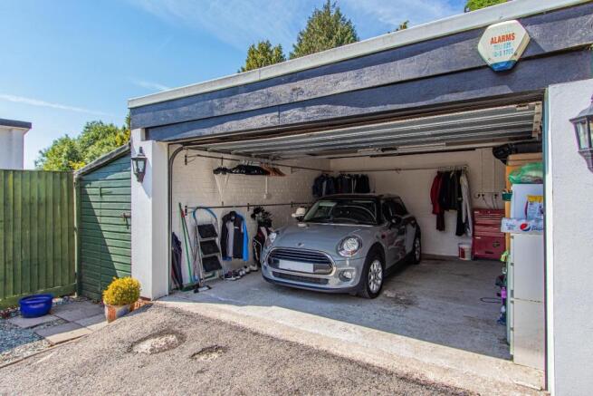cwrt cefn garage.jpg