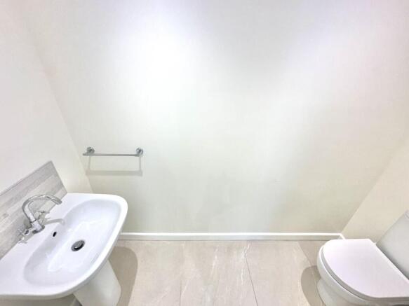 Cloakroom/wc