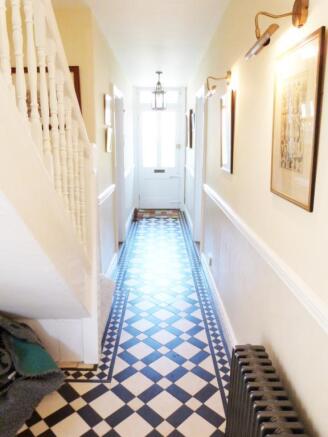 2.Entrance Hall