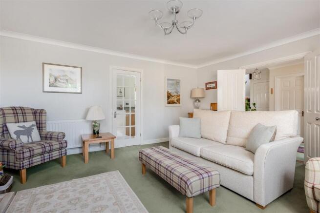 9 Harolds Close 2191-3.jpg