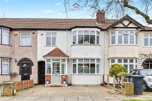 32, Buckingham Close, Enfield EN1 3JG