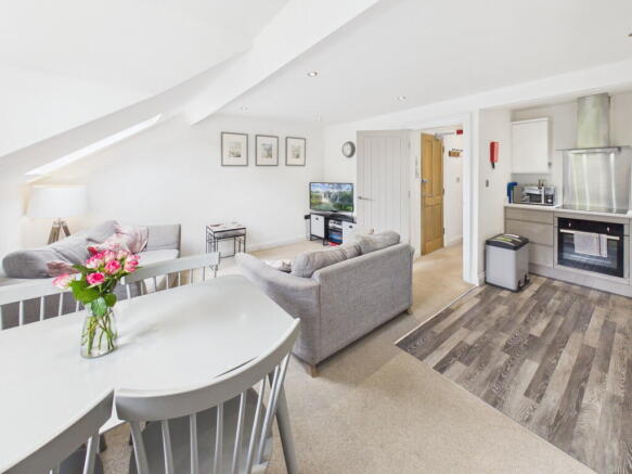 2 bed Flat for sale Image 4