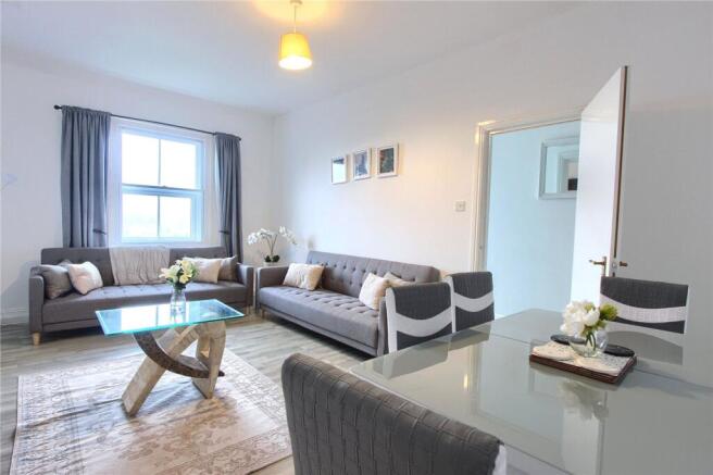 2 bed Apartment for sale Image 3