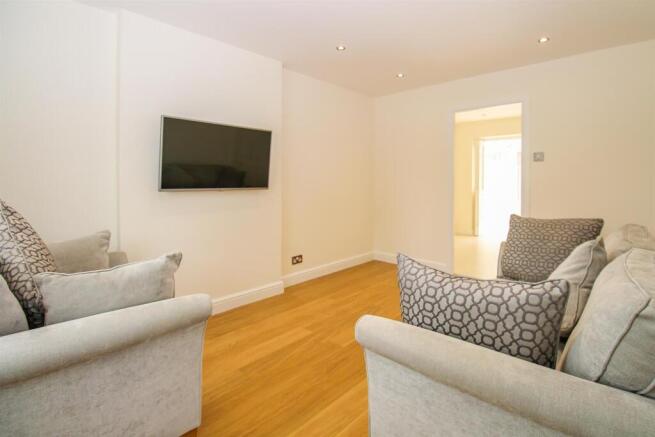 2 bed House for sale Image 4