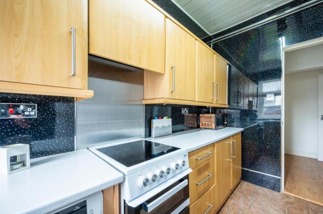 Kitchen (1).jpg