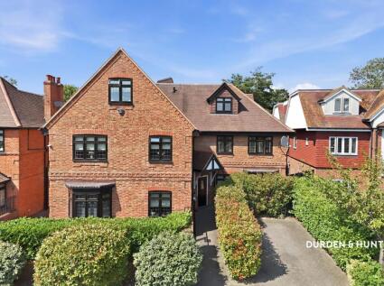 Manor Avenue, Hornchurch, RM11