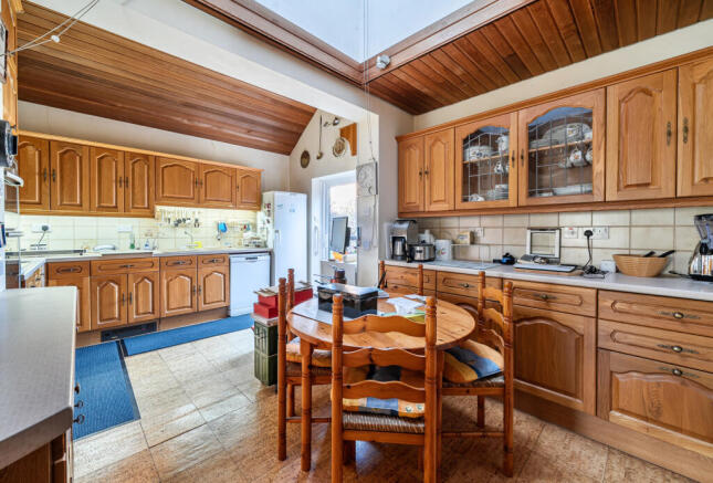 1428981-3-69b3f8e...