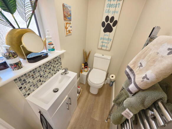 3 bed Semi-Detached for sale Image 8