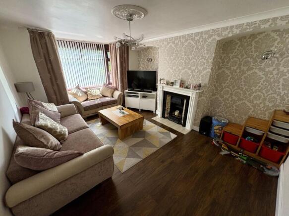 3 bed Semi-Detached for sale Image 4