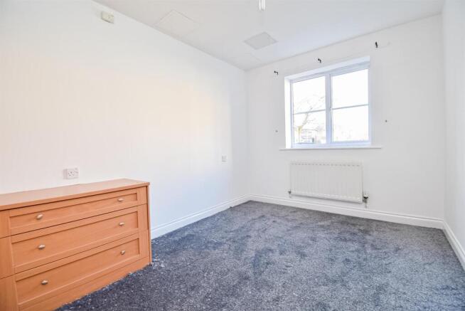 2 bed Ground Flat to rent Image 10