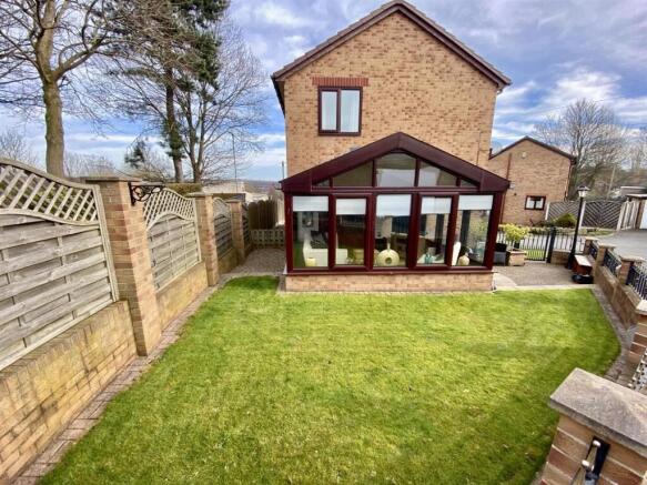 4 bed Detached for sale Image 10