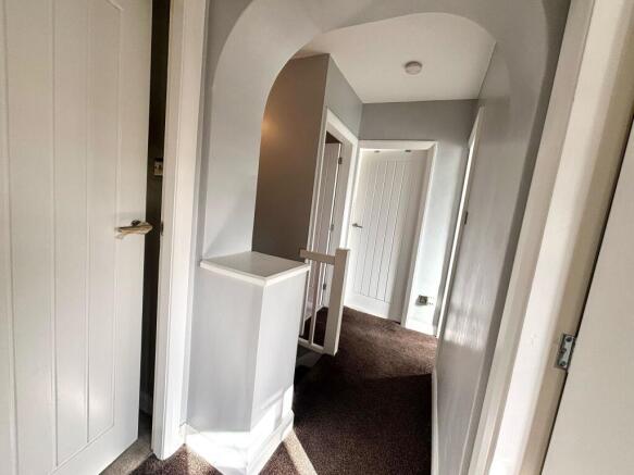 4 bed Semi-Detached for sale Image 5