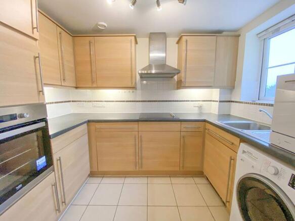 2 bed Flat for sale Image 4