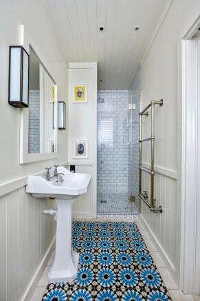 Bedroom 4 Ensuite