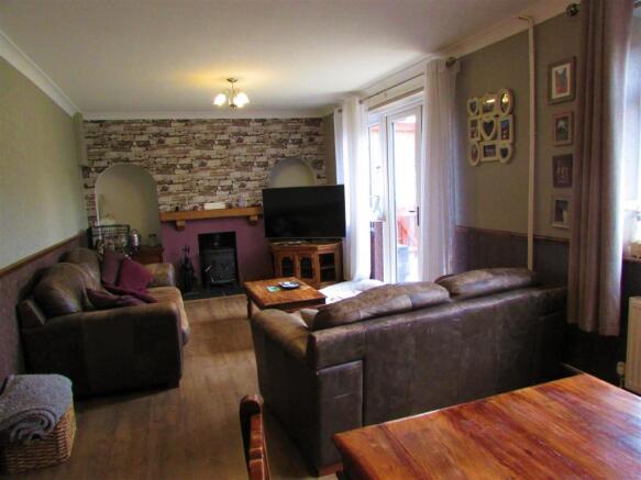 Lounge/Dining Room