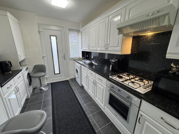 61 Strathcona Place, East Kilbride, Glasgow, G75 0HA photo 4