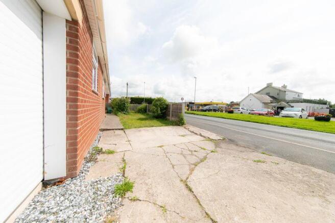 Front garden and driveway